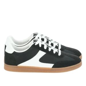 Classic Black and White Men's Sneakers